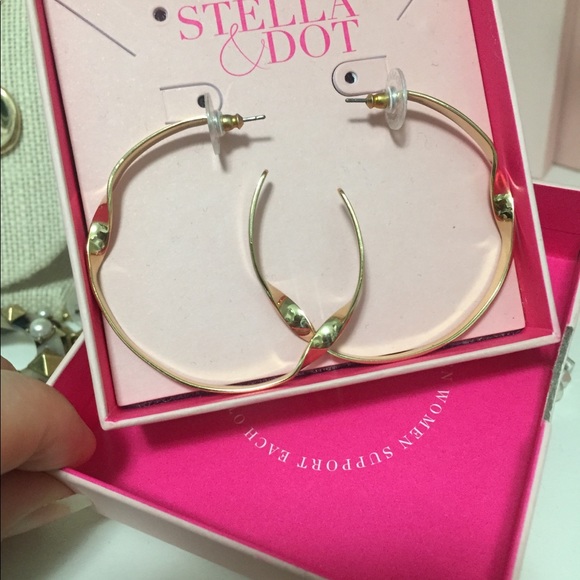 Stella&Dot twist hoops - Picture 2 of 2